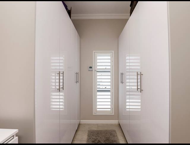 4 BEDROOM TOWNHOUSE FOR SALE IN MORNINGSIDE